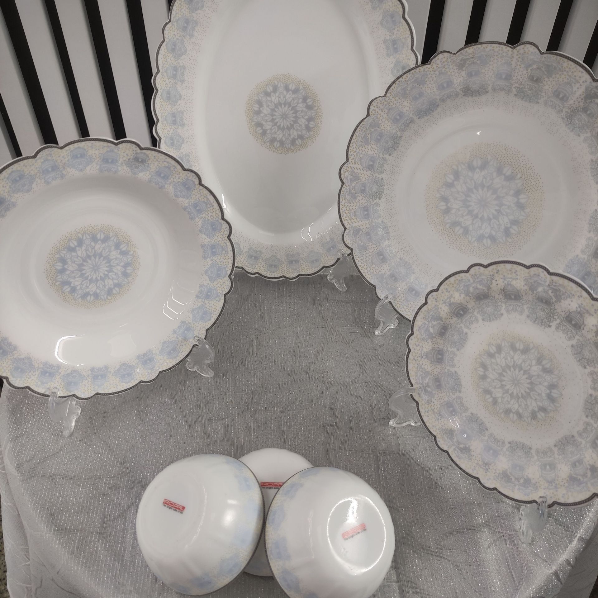 سرویس 25 پارچه 6 نفره آیروپال طرح آوی خاکستری