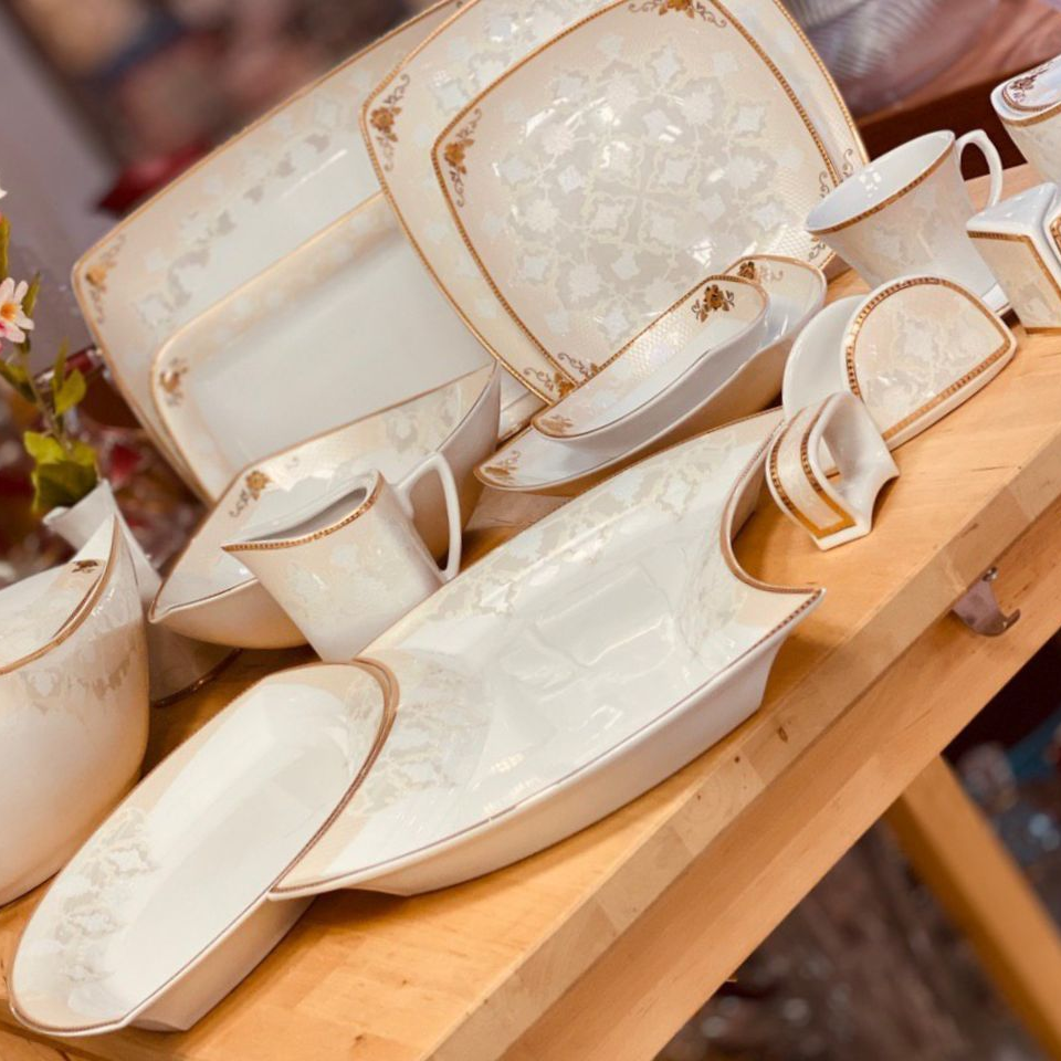 چینی پردیس طرح کاژین طلایی 105 پارچه